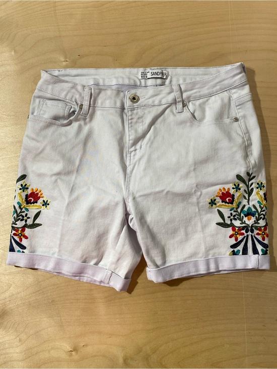 Sand Piper Pants - Sand Piper White Embroidered Floral Women’s Shorts 16 (SC)